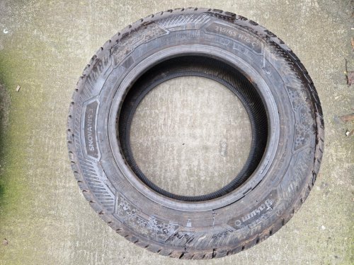 2 KS ZIMNÍ PNEUMATIKA BARUM SNOVANIS 3 - 215/65 R16 C 109/107R - 20464