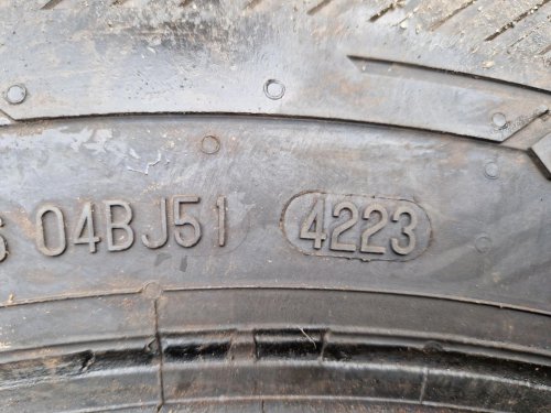 2 KS ZIMNÍ PNEUMATIKA BARUM SNOVANIS 3 - 215/65 R16 C 109/107R - 20464