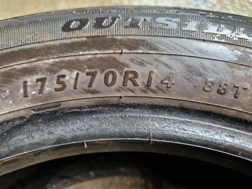 2 KS ZIMNÍ PNEUMATIKA DUNLOP SP WINTER RESPOSE 175/70 R14 88T - 20400