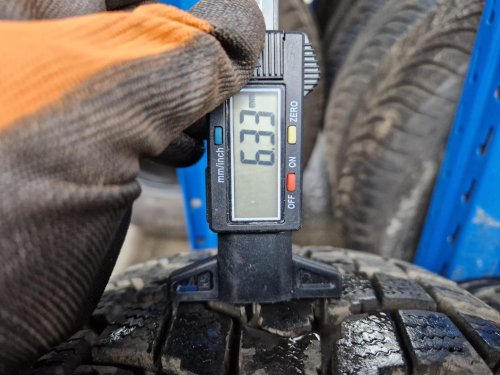 2 KS ZIMNÍ PNEUMATIKA DUNLOP STUDLESS GRANDTREK SJ6 - 205/70 R15 95Q - 20500