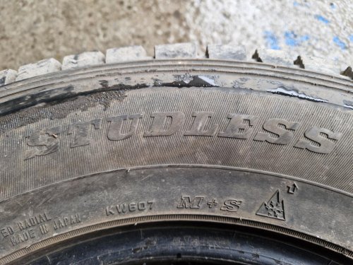 2 KS ZIMNÍ PNEUMATIKA DUNLOP STUDLESS GRANDTREK SJ6 - 205/70 R15 95Q - 20500