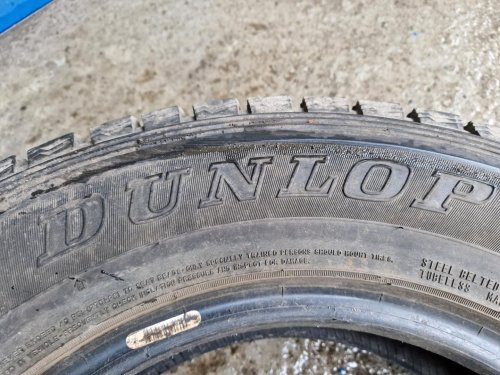 2 KS ZIMNÍ PNEUMATIKA DUNLOP STUDLESS GRANDTREK SJ6 - 205/70 R15 95Q - 20500