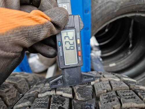 2 KS ZIMNÍ PNEUMATIKA DUNLOP STUDLESS GRANDTREK SJ6 - 205/70 R15 95Q - 20500
