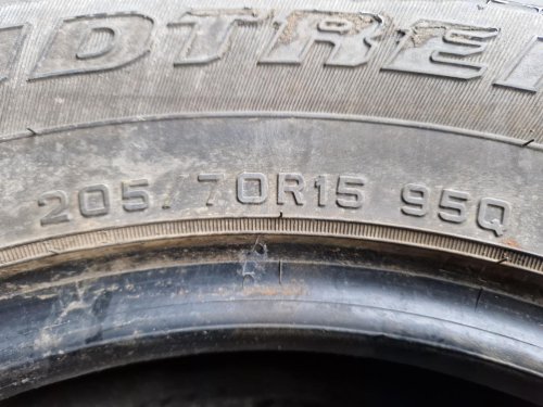2 KS ZIMNÍ PNEUMATIKA DUNLOP STUDLESS GRANDTREK SJ6 - 205/70 R15 95Q - 20500