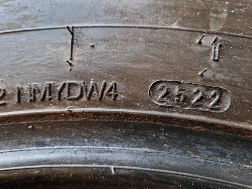 2 KS ZIMNÍ PNEUMATIKA KUMHO WINTER PORTRAN CW51 - 215/75 R16 C 116/114R - 20943