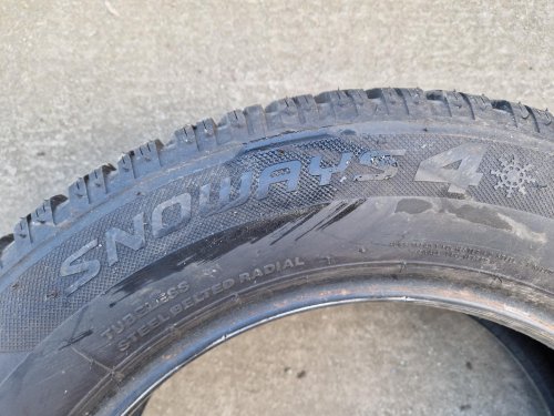2 KS ZIMNÍ PNEUMATIKA LASSA SNOWAYS 4 - 195/65 R15 91H - 20379