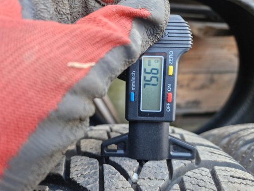 2 KS ZIMNÍ PNEUMATIKA LASSA SNOWAYS 4 - 195/65 R15 91H - 20379