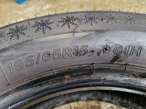 2 KS ZIMNÍ PNEUMATIKA LASSA SNOWAYS 4 - 195/65 R15 91H - 20407