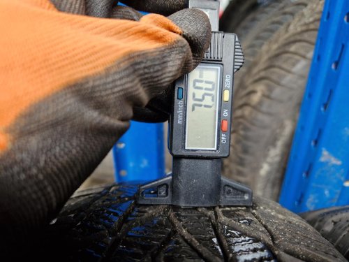 2 KS ZIMNÍ PNEUMATIKA LASSA SNOWAYS 4 - 195/65 R15 91H - 20407