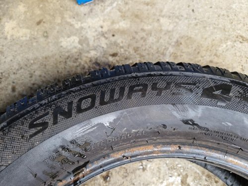 2 KS ZIMNÍ PNEUMATIKA LASSA SNOWAYS 4 - 195/65 R15 91H - 20407