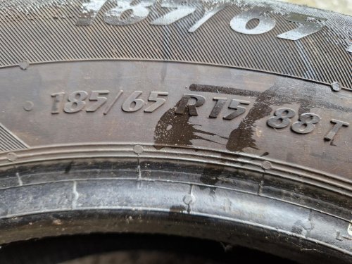 2 KS ZIMNÍ PNEUMATIKA MATADOR NORDICCA 185/65 R15 88T - 20404