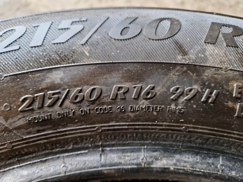 2 KS ZIMNÍ PNEUMATIKA MATADOR SIBIR SNOW 215/60 R16 99H - 20944