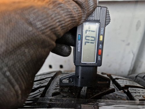 2 KS ZIMNÍ PNEUMATIKA MATADOR SIBIR SNOW 215/60 R16 99H - 20944