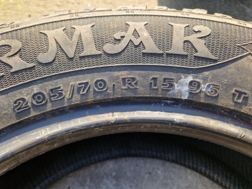 2 KS ZIMNÍ PNEUMATIKA MATADOR YERMAK - 205/70 R15 96T - 20483