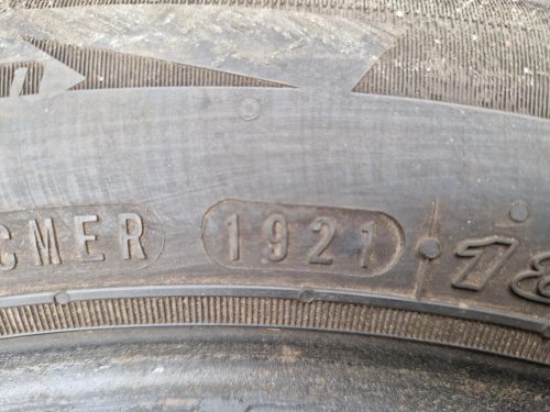 2 KS ZIMNÍ PNEUMATIKA NEXEN WINGUARD SNOW G3 - 185/60 R14 82T - 20558