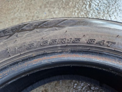 2 KS ZIMNÍ PNEUMATIKA NEXEN WINGUARD SNOW WH2 - 175/65 R15 84T - 20327