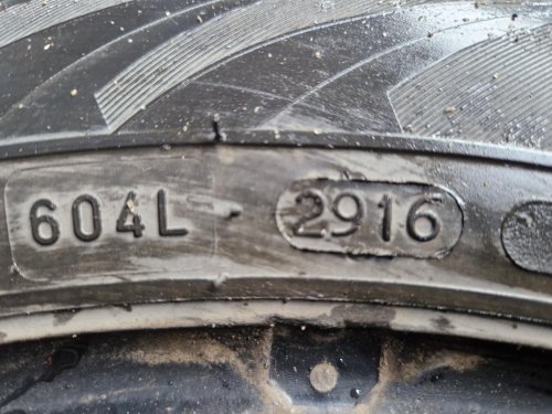 2 KS ZIMNÍ PNEUMATIKA NOKIAN WR D3 - 185/60 R15 88T - 20585