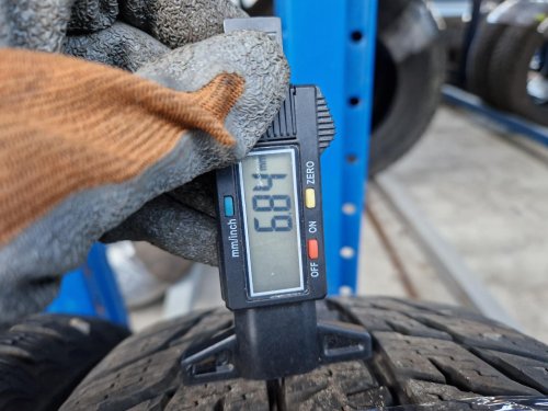 2 KS ZIMNÍ PNEUMATIKA NOKIAN WR SUV 3 - 215/65 R16 102H - 21160