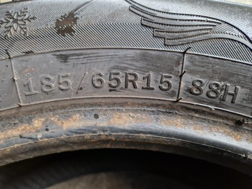 2 KS ZIMNÍ PNEUMATIKA ROYAL BLACK ROYALSNOW 185/65 R15 88H - 20390