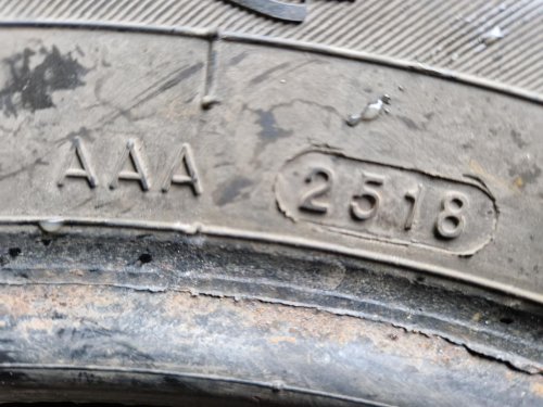 2 KS ZIMNÍ PNEUMATIKA ROYAL BLACK ROYALSNOW 185/65 R15 88H - 20390