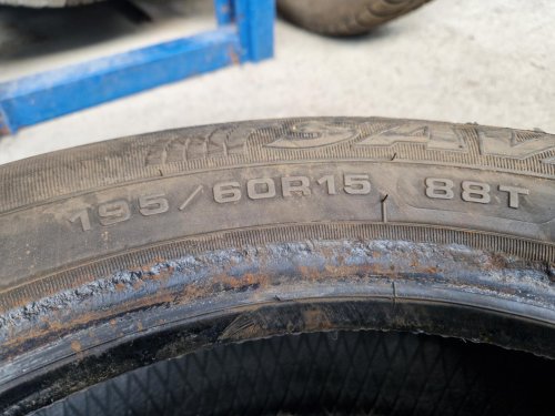 2 KS ZIMNÍ PNEUMATIKA SAVA ESKIMO S3+  195/60 R15 88T - 20644