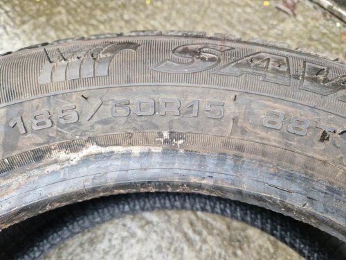 2 KS ZIMNÍ PNEUMATIKA SAVA ESKIMO S3+ 185/60 R15 88T  - 20574