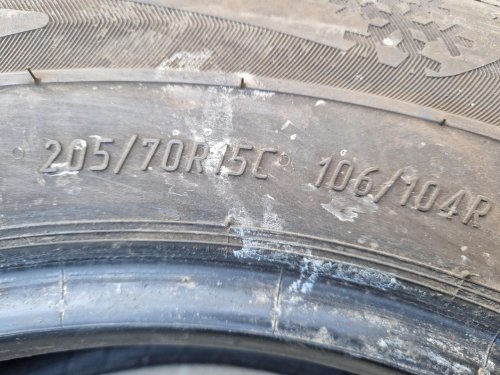 2 KS ZIMNÍ PNEUMATIKA VIATTI VIETTORE BRINA 205/70 R15 C 106/104R - 20482
