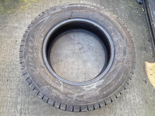 2 KS ZIMNÍ PNEUMATIKA VIATTI VIETTORE BRINA 205/70 R15 C 106/104R - 20482