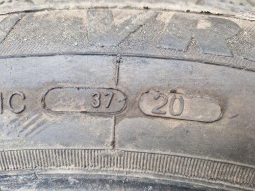 2 KS ZIMNÍ PNEUMATIKA VRANÍK EVEREST HPL 4 - 205/55 R16 91H - 20466