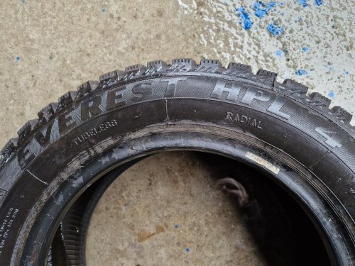 2 KS ZIMNÍ PNEUMATIKA VRANÍK EVEREST HPL4 185/60 R14 82T - 20308