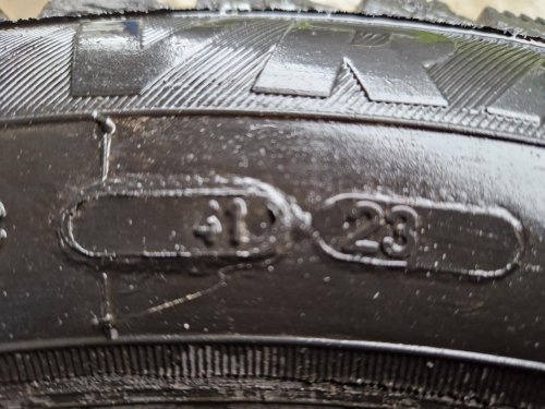 2 KS ZIMNÍ PNEUMATIKA VRANÍK EVEREST HPL4 185/60 R14 82T - 20308