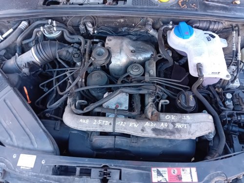 Audi A4 2.5 TDI quattro ( AKE ) 132kW r.2003 hnědá na náhradní díly