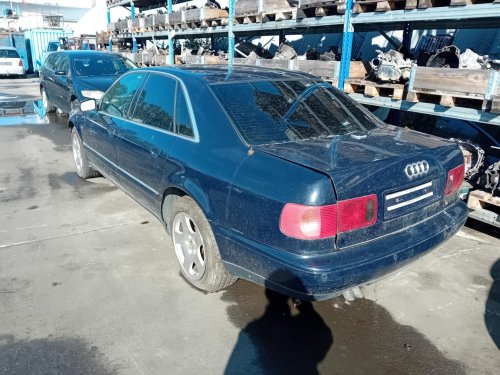 Audi A8 2.5 TDI ( AFB ) 110kW r.1998 modrá na náhradní díly