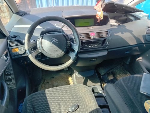 Citroen C4 Picaso 2.0 ( RFJ ) 103kW r.2008 červená na náhradní díly