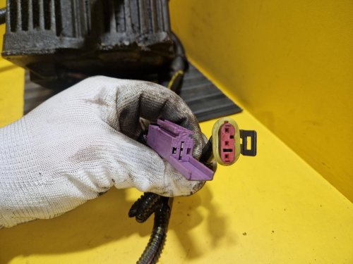 ELEKTRICKÉ SERVO ČERPADLO TRW - OPEL ASTRA G , ZAFIRA A - 14345