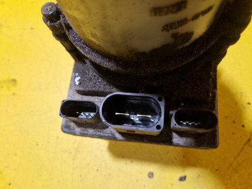 ELEKTRICKÉ SERVO ČERPADLO TRW - ŠKODA FABIA I / SEAT IBIZA III, CORDOBA II / VW LUPO, POLO IV - 19831