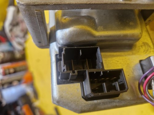ELEKTRICKÝ SLOUPEK ŘÍZENÍ - 26108652 - OPEL MERIVA A - 18234