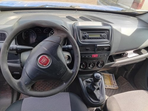 Fiat Doblo 1.4 CNG ( 198A4000 ) 88kW r.2012 modrá na náhradní díly