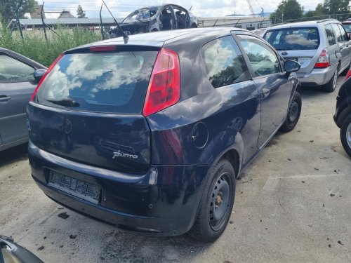 Fiat Grande Punto 1.2 ( 199A4000 ) 48kW r.2009 modrá na náhradní díly