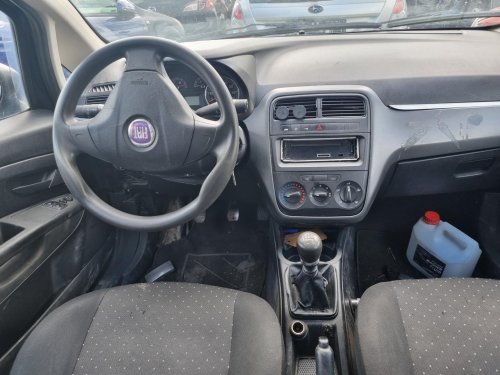 Fiat Grande Punto 1.2 ( 199A4000 ) 48kW r.2009 modrá na náhradní díly