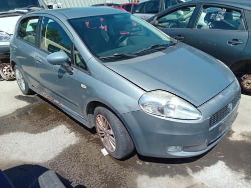 Fiat Grande Punto 1.4 ( 350A1000 ) 57kW r.2006 šedá na náhradní díly