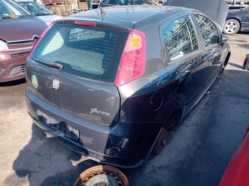 Fiat Punto 1.4 16V ( 199A6000 ) 70kW r.2008 šedá na náhradní díly