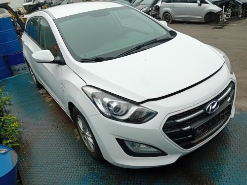 Hyundai I30 1.6 ( G4FC ) 88kW r.2015 bílá na náhradní díly