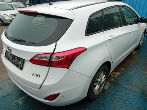Hyundai I30 1.6 ( G4FC ) 88kW r.2015 bílá na náhradní díly
