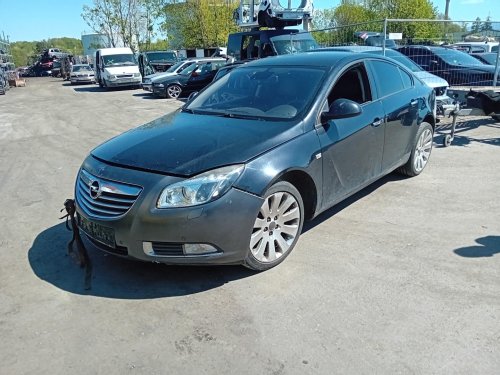 Insignia 2.0 4x4 ( A20NHT ) 162kW r.2009 černá na náhradní díly