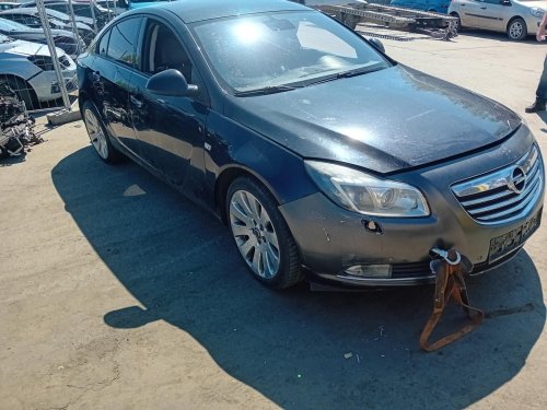 Insignia 2.0 4x4 ( A20NHT ) 162kW r.2009 černá na náhradní díly