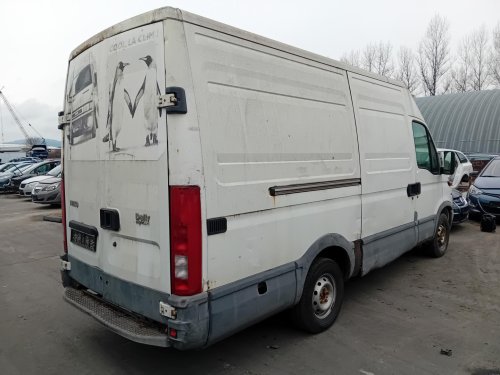 Iveco Daily III 35 S 12 V 2.3 ( F1AE0481B ) 85kW r.2004 bílá na náhradní díly