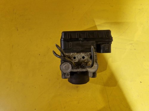 JEDNOTKA ABS - 133800-0020 - TOYOTA RAV4 II - 17338