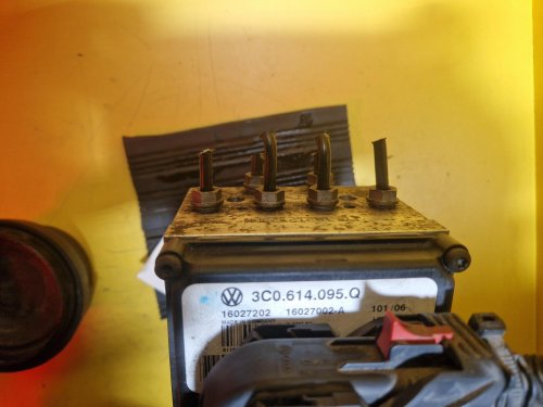 JEDNOTKA ABS - 3C0614095Q - VW PASSAT B6 - 16019