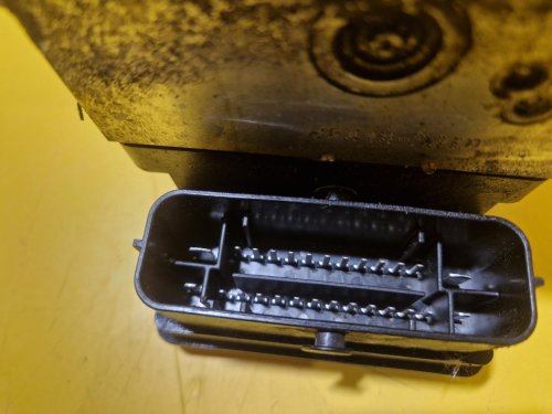 JEDNOTKA ABS - 51828597 - ALFA ROMEO 159 - 18743
